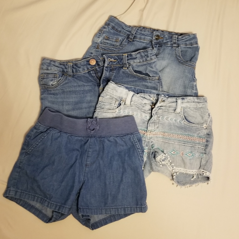 Lot of 4 pair of girls shorts in nice condition